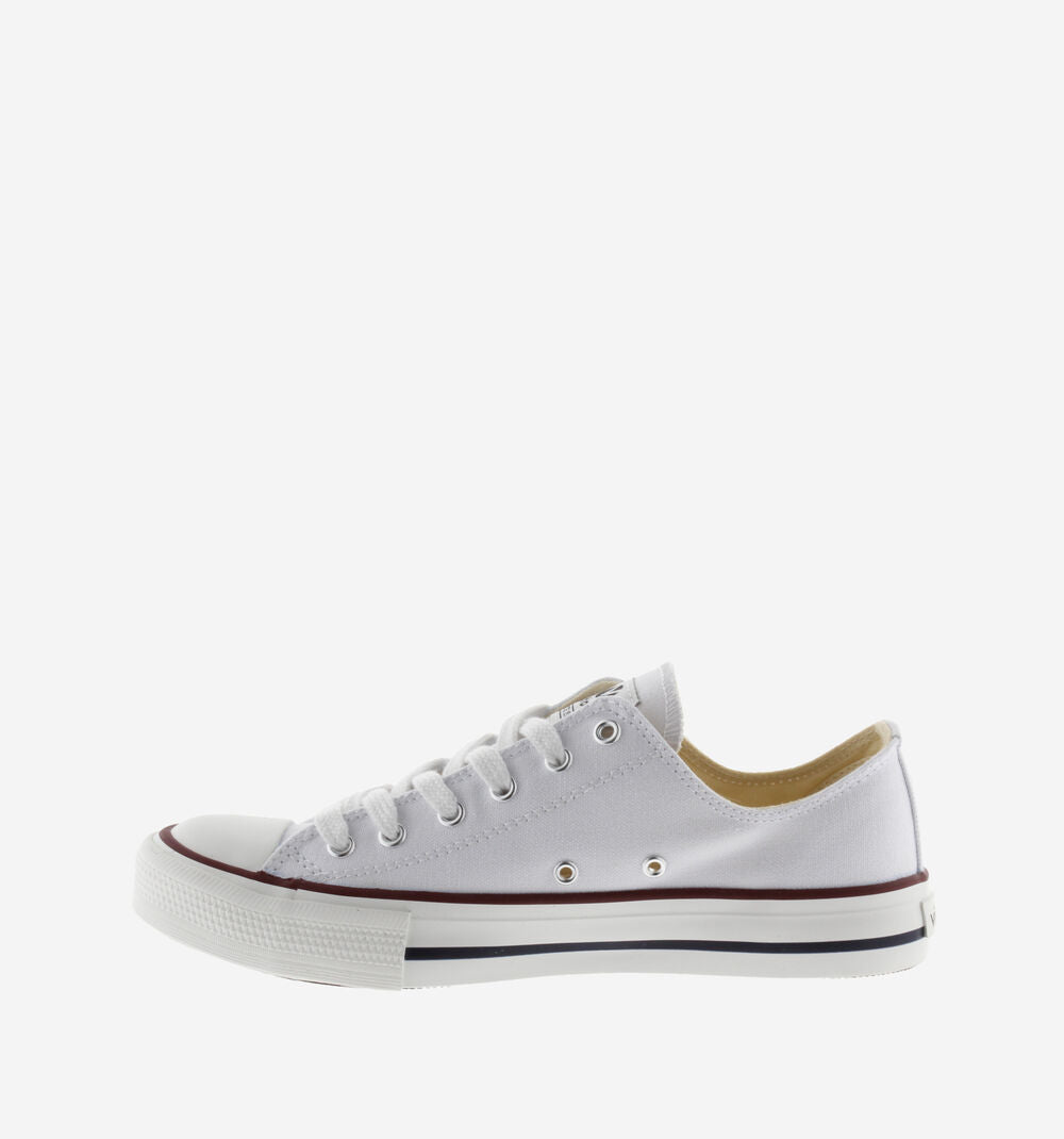 Λευκά (Blanco) παιδικά sneakers Victoria με λευκή σόλα, κορδόνια και λαστιχένια μύτη, ιδανικά για καθημερινή χρήση. Λευκά άσπρα σταράκια για αγόρι για κορίτσι ιδανικά για βόλτα γάμο βάπτιση
