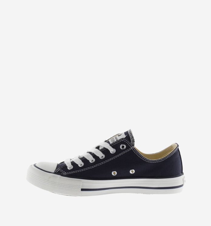 Ναυτικά μπλε (Marino) παιδικά sneakers Victoria με λευκή σόλα, λαστιχένια μύτη και λευκά κορδόνια, ιδανικά για καθημερινή χρήση. Σταράκια για αγόρι κορίτσι μπλε χρώμα ιδανικά για βόλτα γάμο βάπτιση έξοδο