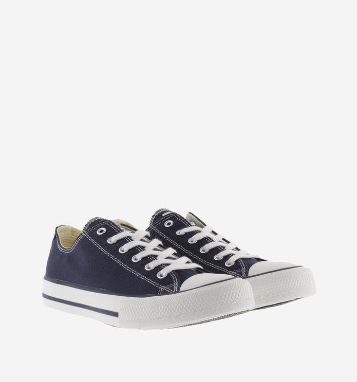 Ναυτικά μπλε (Marino) παιδικά sneakers Victoria με λευκή σόλα, λαστιχένια μύτη και λευκά κορδόνια, ιδανικά για καθημερινή χρήση. Σταράκια για αγόρι κορίτσι μπλε χρώμα ιδανικά για βόλτα γάμο βάπτιση έξοδο