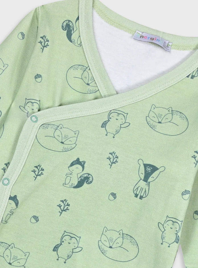 Βρεφικό φορμάκι Energiers σε σκονισμένο πράσινο με ζωάκια – λεπτομέρεια επάνω μέρους

Βρεφικό φορμάκι Energiers σε σκονισμένο πράσινο – λεπτομέρεια σχεδίων

Πίσω όψη σετ 2 τεμαχίων βρεφικών φορμάκων Energiers – πράσινο & λευκό

Σετ 2 βρεφικά φορμάκια Energiers σκονισμένο πράσινο – μπροστινή όψη