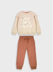 Σετ Energiers κορίτσι με μπεζ μπλούζα και παντελόνι σαπιοκάραμελ.