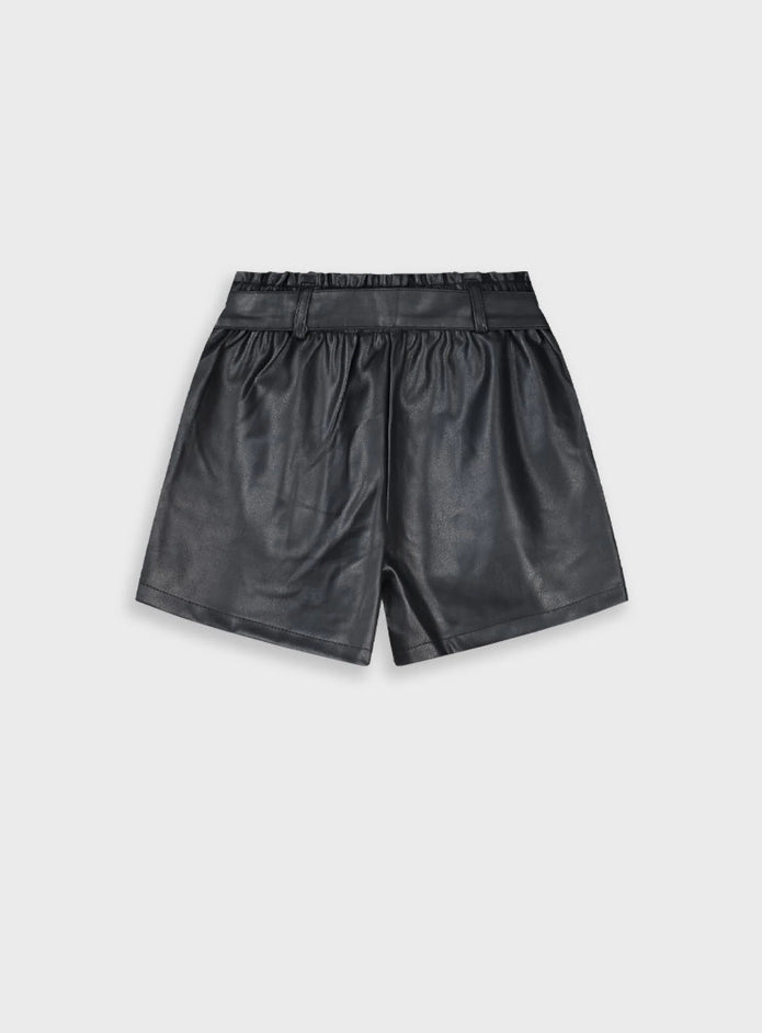 Πίσω όψη μαύρου παιδικού σορτς δερματίνης Energiers