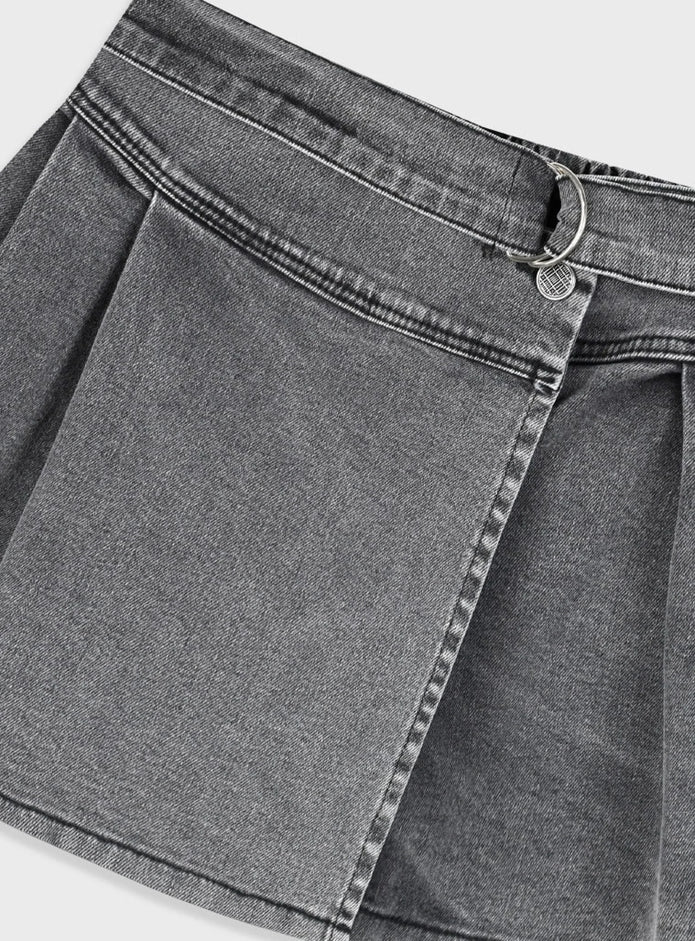 Γκρι παιδική τζιν φούστα-σορτς Energiers με πιέτες και μεταλλικό κρίκο στη ζώνη.