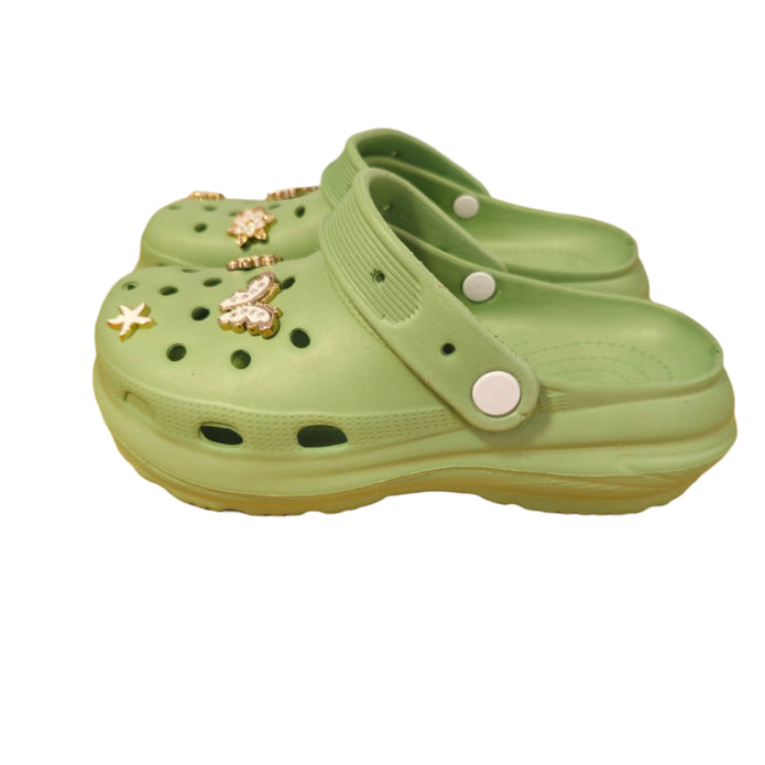 Παιδικές μέντα παντόφλες Twingo με διακοσμητικά charms και λουράκι στη φτέρνα crocs
