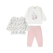 Σετ βρεφικών ρούχων για κορίτσι με τρία κομμάτια: λευκή μπλούζα με σχέδιο δέντρο και ζώα, ζακέτα με φλοράλ μοτίβο και ροζ παντελόνι από μαλακό ύφασμα. Ιδανικό για άνεση και στυλ στις καθημερινές εμφανίσεις