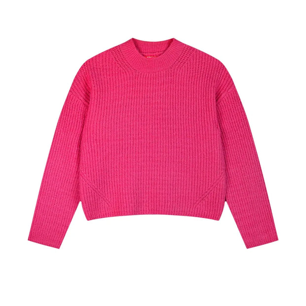 Μπροστινή όψη φούξια πλεκτού παιδικού πουλόβερ με στρογγυλή λαιμόκοψη.