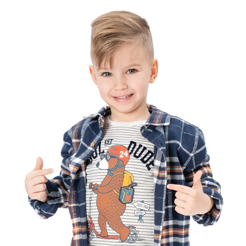 Αγορίστικη μπλούζα Energiers με ρίγες και στάμπα αρκούδα φορεμένη σε καθημερινό look