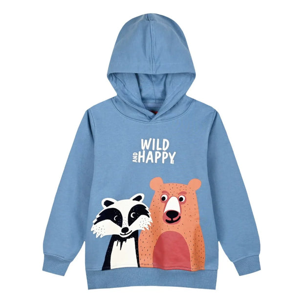 Γαλάζια παιδική φούτερ μπλούζα Energiers με κουκούλα, στάμπα ρακούν και αρκουδάκι και τύπωμα “Wild and Happy” – μπροστινή όψη.