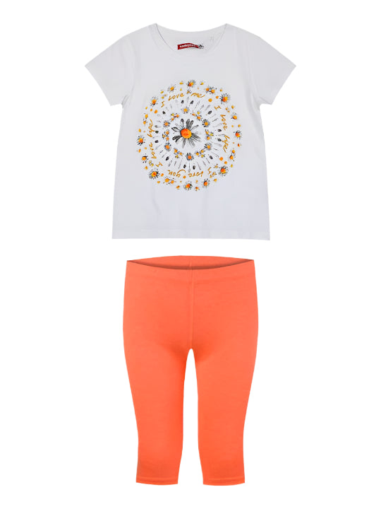 Παιδικό καλοκαιρινό σετ με λευκό T-shirt με σχέδιο λουλούδια και πορτοκαλί κολάν 3/4.