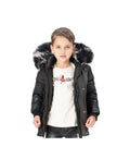 Παιδικό μπουφάν με γούνα στο καπέλο, σε μαύρο χρώμα για αγόρια.
